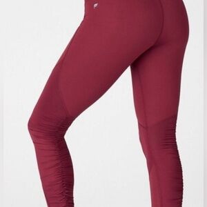 Fabletics Mid Rise Pureluxe Ruched Leggings 7/8 M